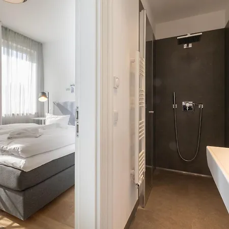 Apartment First Lands End